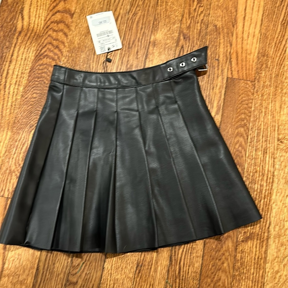 NWT zara faux leather pleated skirt